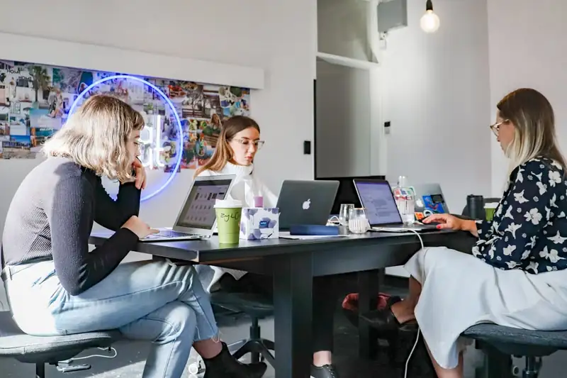 AI-powered advertising platform leveraging website data for competitive advantage